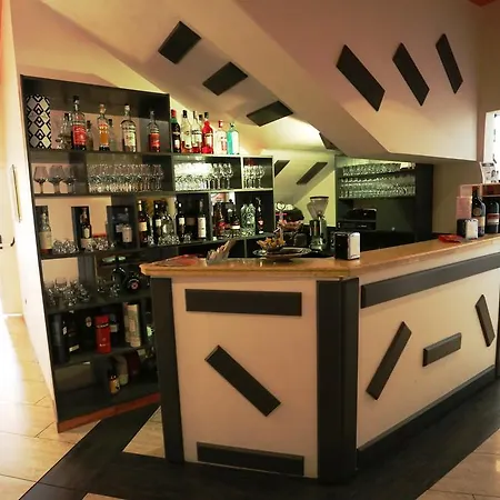 阿尔巴努欧瓦酒店